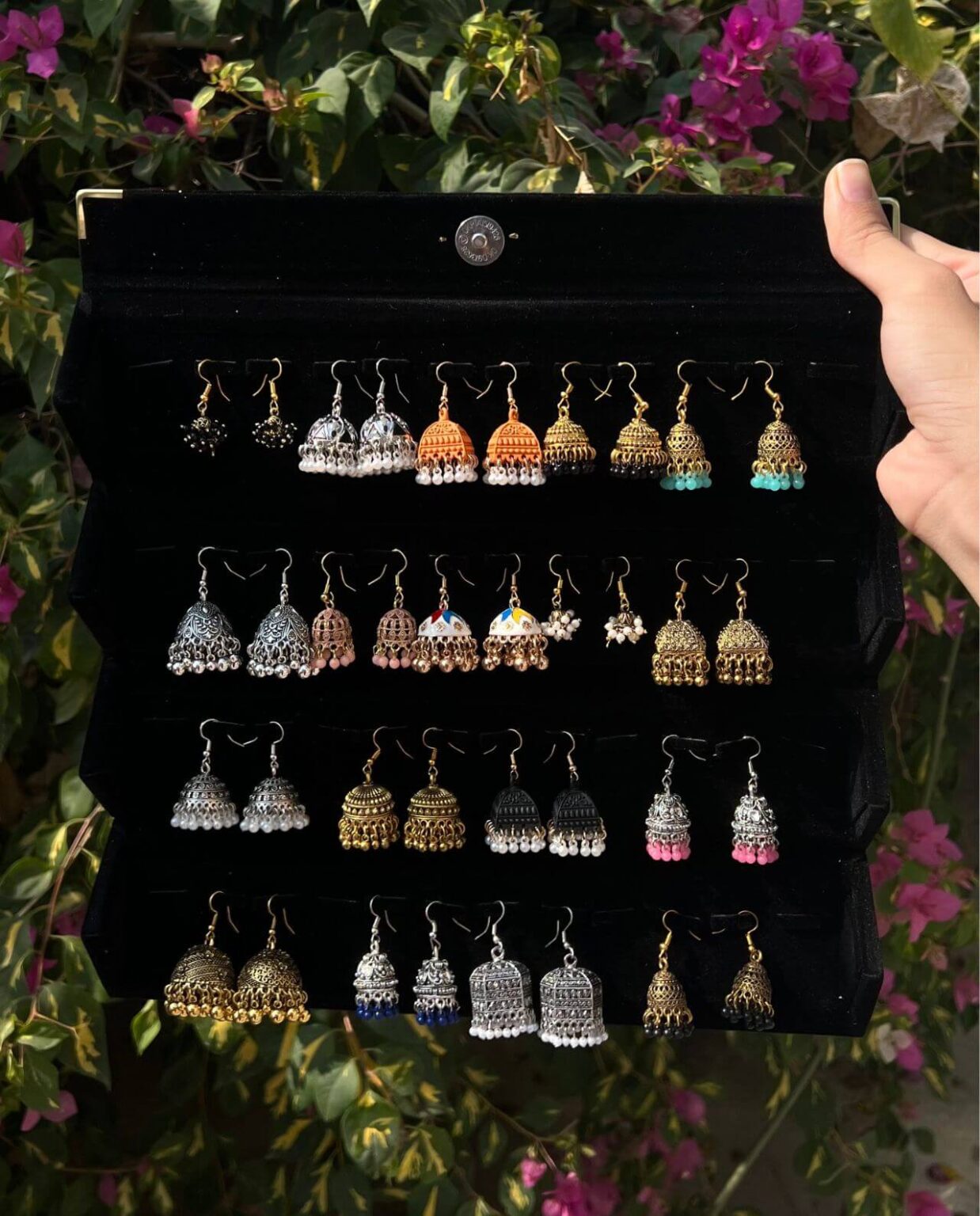 Black jhumka box