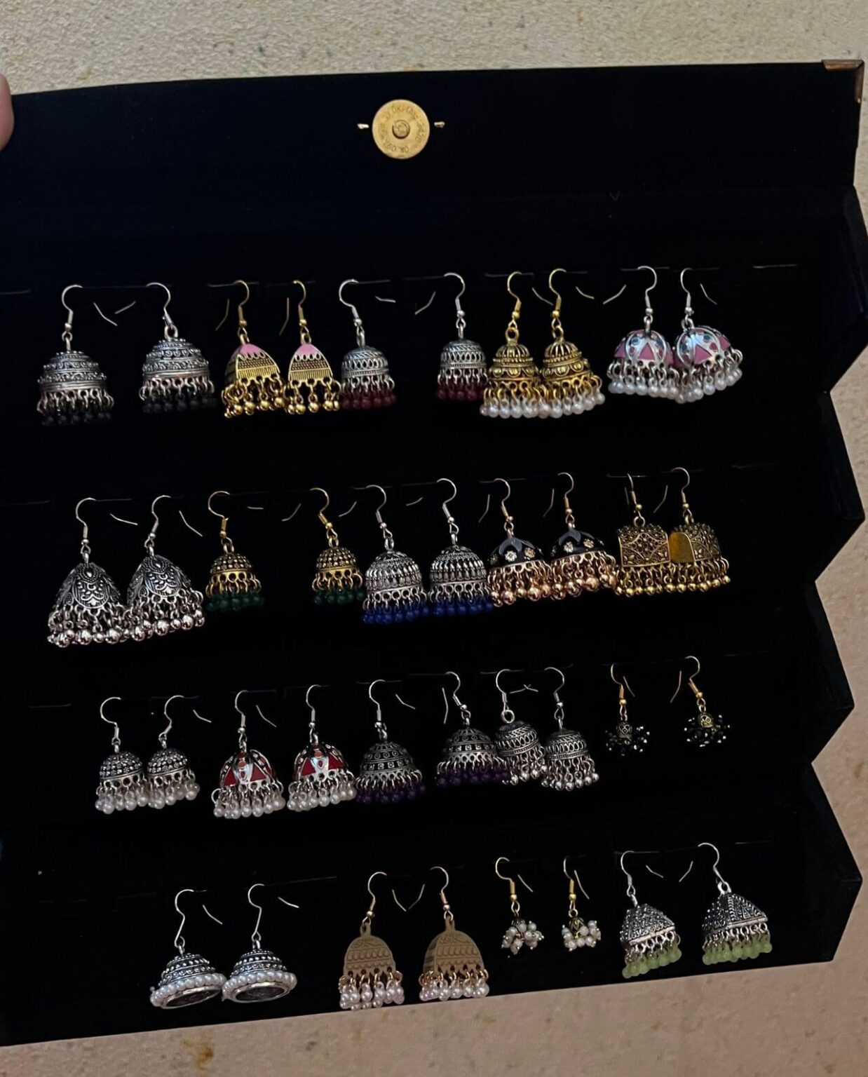 Black jhumka box