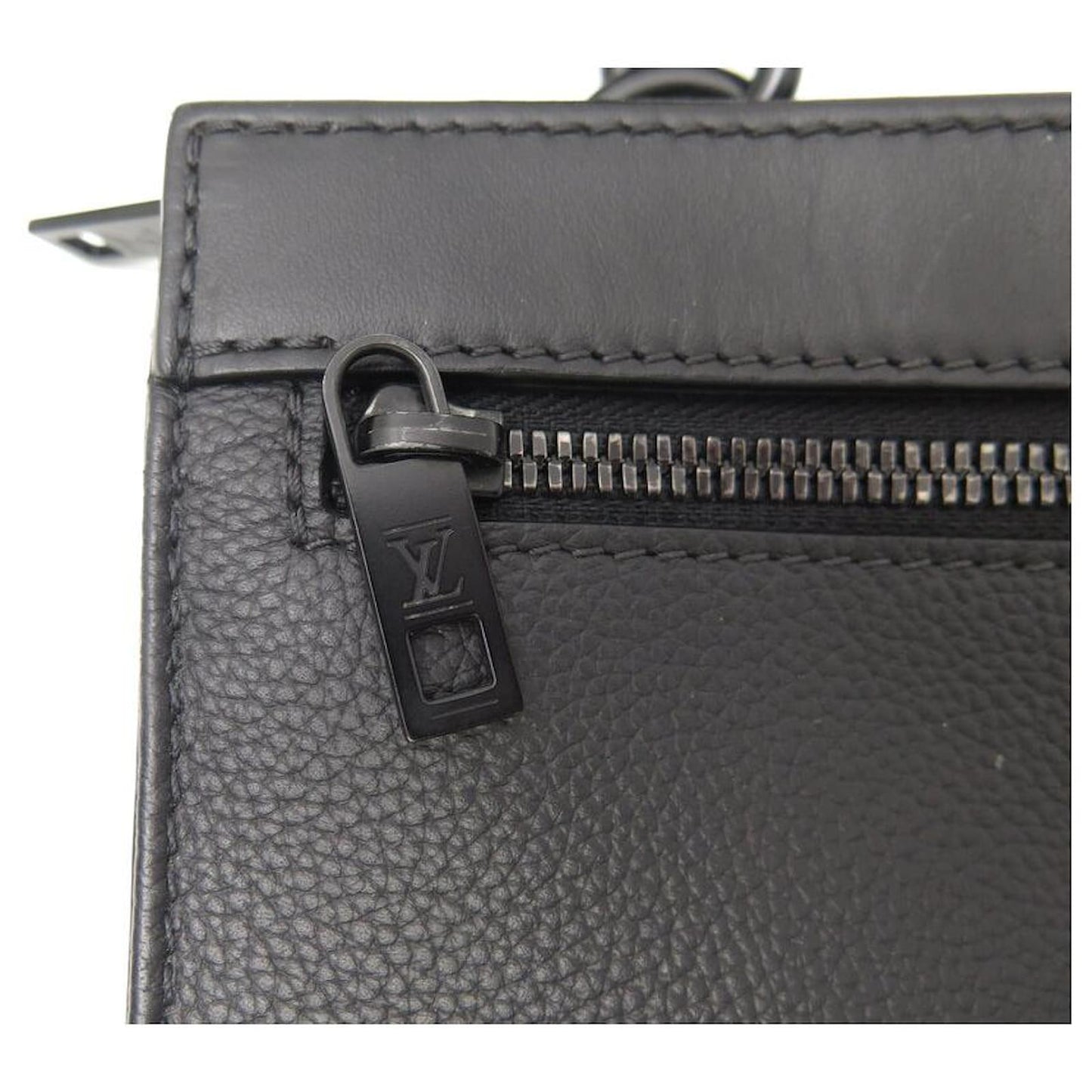 LV Messenger Bag Aerogram Black Leather