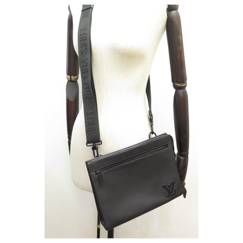 LV Messenger Bag Aerogram Black Leather