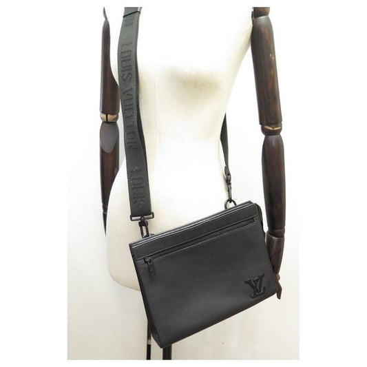LV Messenger Bag Aerogram Black Leather